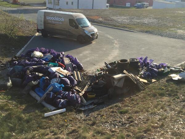 Bild vergrößern: Hier sehen Sie den gesammelten Müll der Tagesaktion "Clean Out Day".