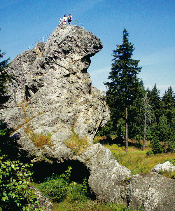 Das Bild zeigt den Topazfelsen Schneckenstein