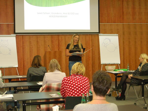 Janet Schaer von »Herzerwärmer« hielt einen Vortrag  zum Thema »Mindset im Wandel«. 