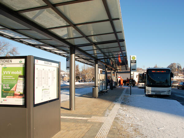 Bild vergrößern: Auf dem Bild sieht man den Busbahnhof in Rodewisch.