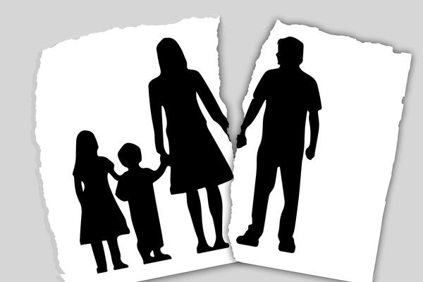 Das Bild zeigte eine Schwarz-Weiß-Grafik getrennter Eltern