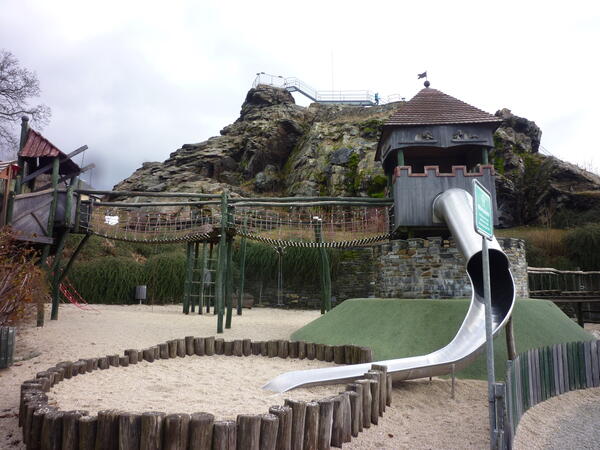 Einen schönen Spielplatz gibt es im Geo-Umweltpark Vogtland.