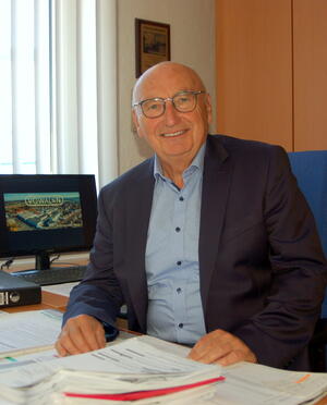 Bild vergrößern: Das Bild zeigt Friedmar Götz, er stand der Vowalon Beschichtung GmbH Treuen bis 2015 als Geschäftsführer vor. 
Heute ist er als  Senior Adviser tätig.