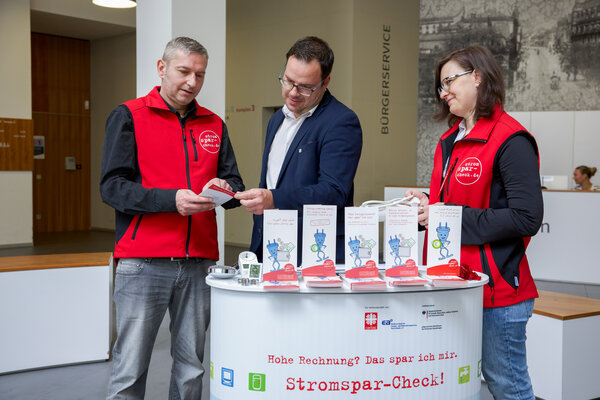 Bild vergr&ouml;&szlig;ern: Pilotprojekt - Stromspar-Check im B&uuml;rgerservice der Landkreisverwaltung