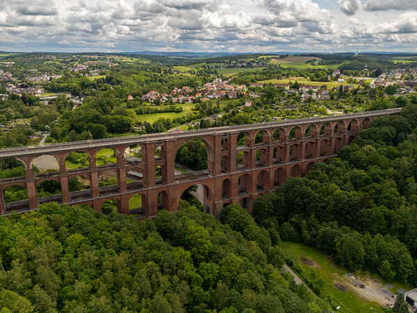Bild vergr&ouml;&szlig;ern: Die G&ouml;ltzschtalbr&uuml;cke.