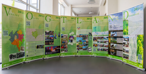 Die Ausstellung exemplarisch im Foyer des Landratsamtes.