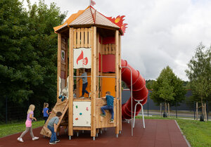 Bild vergr&ouml;&szlig;ern: Der neue Spielturm am FloBIZ.