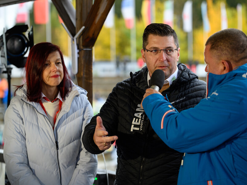 Landrat Thomas Hennig, Judith Sandner, Manfred Deckert und Ex-Landrat Dr. Tassilo Lenk diskutierten gemeinsam Geschichte und Zukunft der gro&szlig;en Schanze.