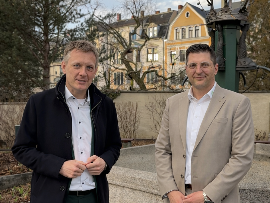 Bild vergr&ouml;&szlig;ern: Landr&auml;te Ulli Sch&auml;fer und Thomas Hennig in Greiz